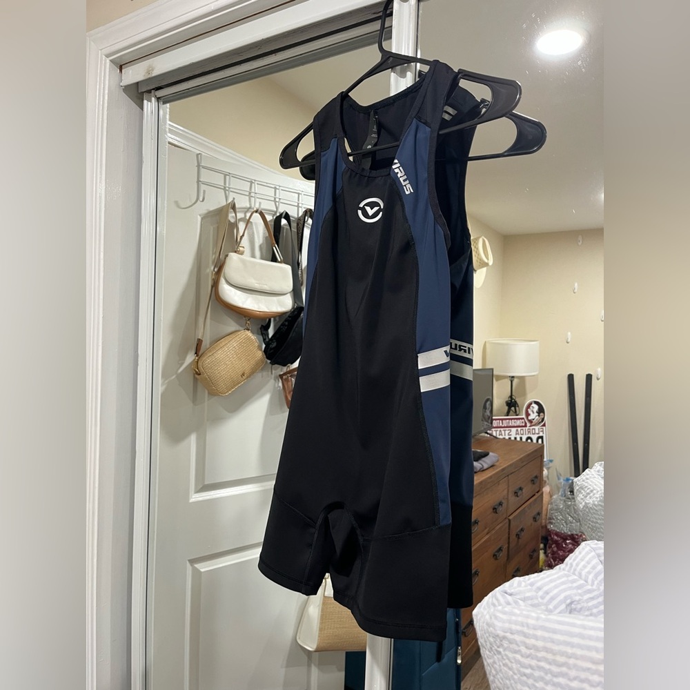 Virus Women's Singlet
